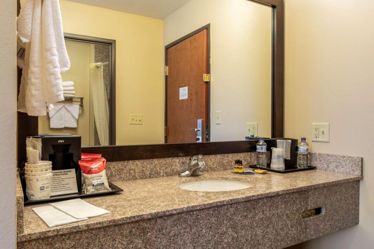 Best Western Plus Red River Inn Clarendon Extérieur photo