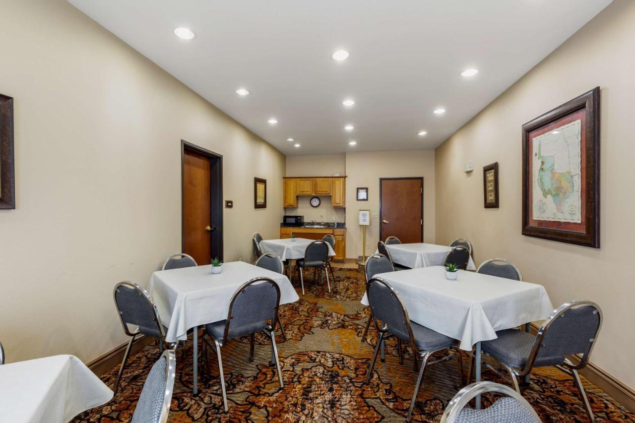 Best Western Plus Red River Inn Clarendon Extérieur photo