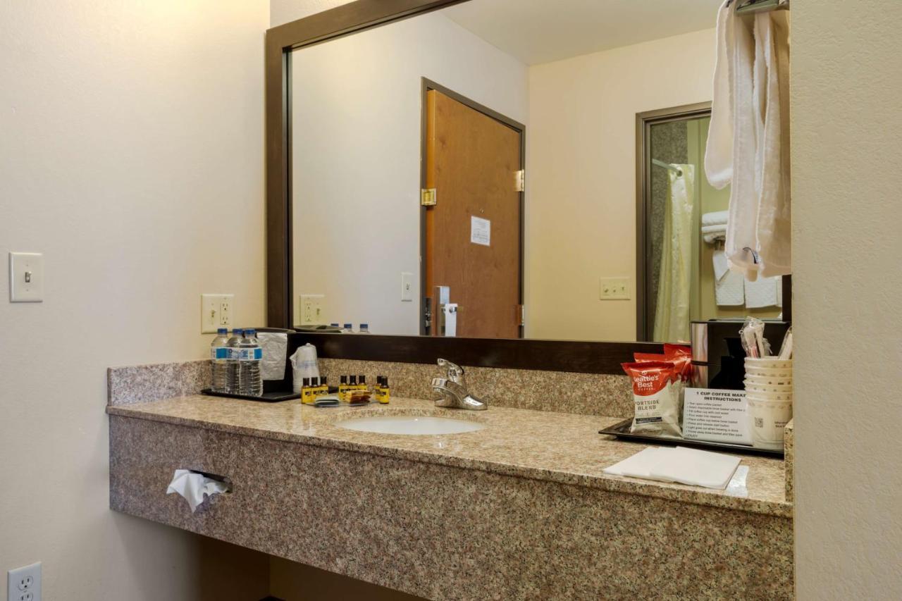 Best Western Plus Red River Inn Clarendon Extérieur photo